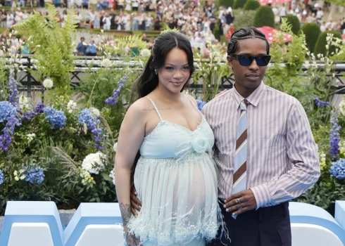 Робин Рианна Фенти и Раким Этеластон Майерс, более известный как A$AP Rocky, на мировой премьере нового фильма «Смурфики» 28 июня 2025 года в Брюсселе.