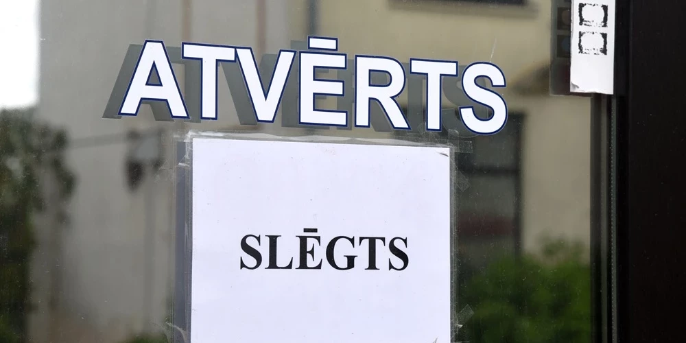 От atvērts до slēgts иногда проходит совсем немного времени.