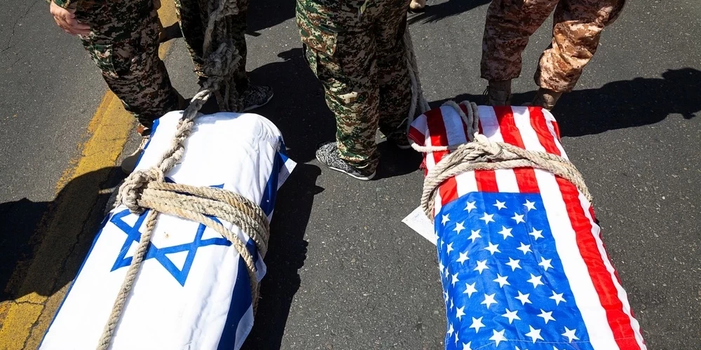 В Иране любят хоронить США и Израиль.