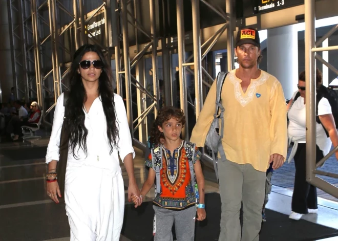 ФОТО: сын Мэттью Макконахи вырос в настоящего покорителя сердец