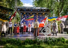 FOTO: krāšņi noslēdzies starptautiskais folkloras festivāls "Baltica"