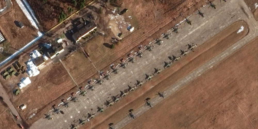 Satelītattēli iemūžinājuši Krievijas pilsētas Rostovas militāro bāzi.