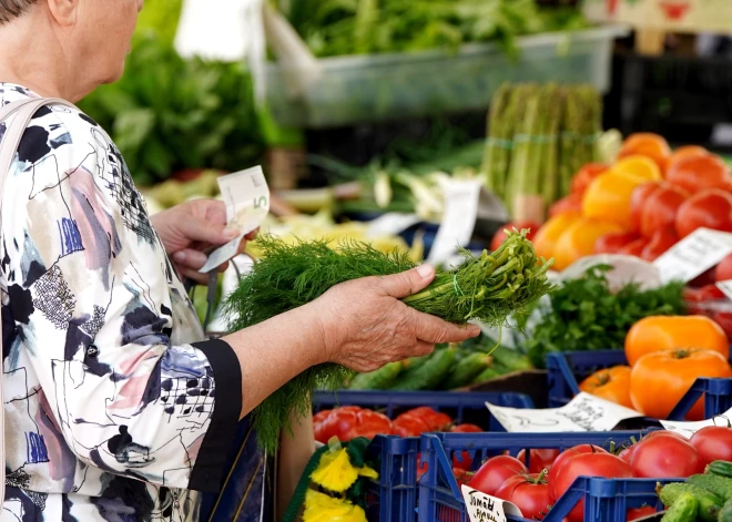 ECB saglabā 2% inflācijas mērķi, bet brīdina par jauniem riskiem un izaicinājumiem