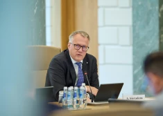 Ministrijas iesniedz priekšlikumus izdevumu samazināšanai par 150 miljoniem eiro