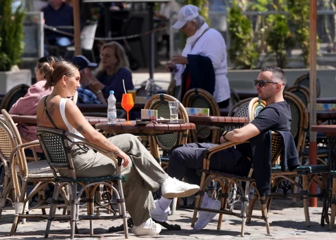 Tūristi Vecrīgā./Ilustratīvs attēls.