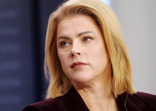 Силиня: будем работать над заморозкой зарплат должностных лиц, министров и финансирования партий