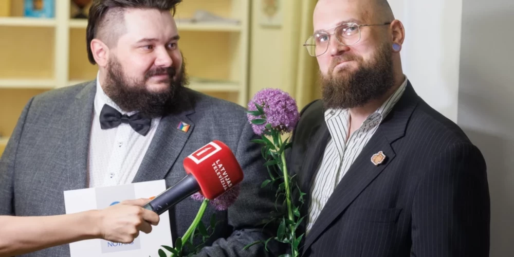 Pirmais pāris - divi puiši - pirms gada iespēju reģistrēt partnerību izmantoja uzreiz pēc pusnakts. 