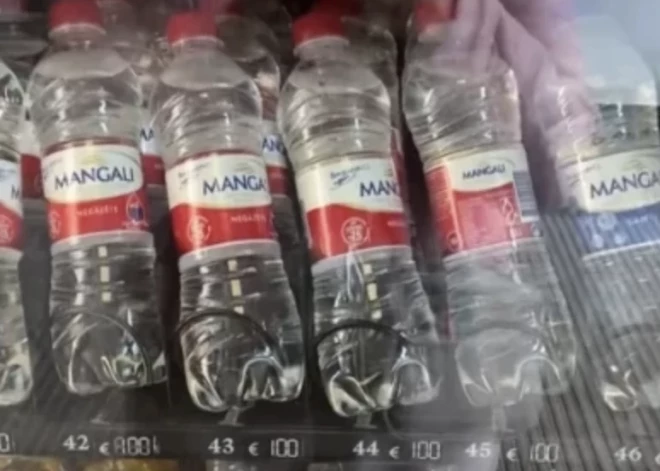 "Kāpēc jūs tā uzvedaties?" Blogere Rīgas autoostā nolēma pajokot, bet daudzi šādu humoru nesaprata. VIDEO