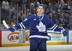 Toronto "Maple Leafs" pamet vairāk nekā 100 punktus sezonā iekrājis hokejists