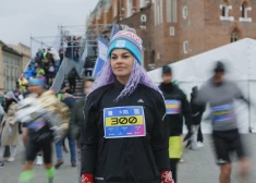 Top filma par Latvijas rekordisti Samantu Petakovu, kura noskrējusi 300 maratonus