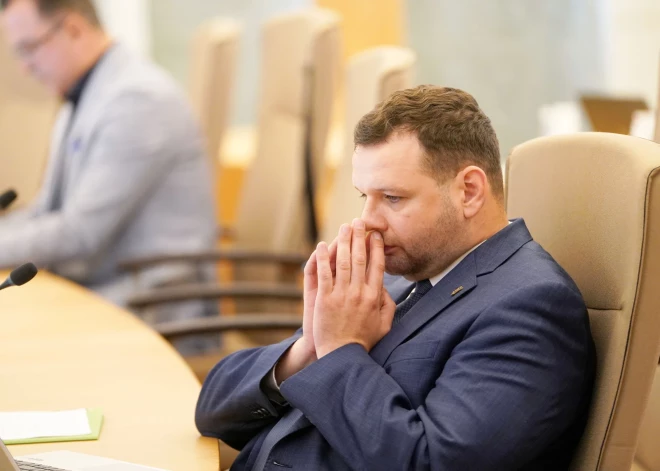 Министр благосостояния признал, что пенсионную систему в Латвии надо пересматривать. Кого затронут изменения?