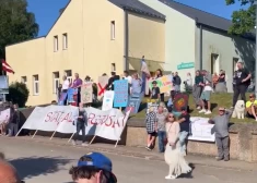 VIDEO: Pāvilostas iedzīvotāji vēršas pret vēja parka projektu; norāda uz tā nelikumību un ietekmi uz vidi
