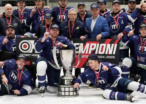 Pagājušā gada Latvijas čempioni "Mogo"/RSU hokejisti.
