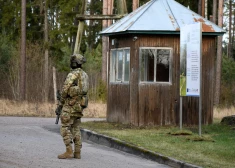 Lietuva uz robežu nosūta Latvijai palīgā policistus un robežsargus