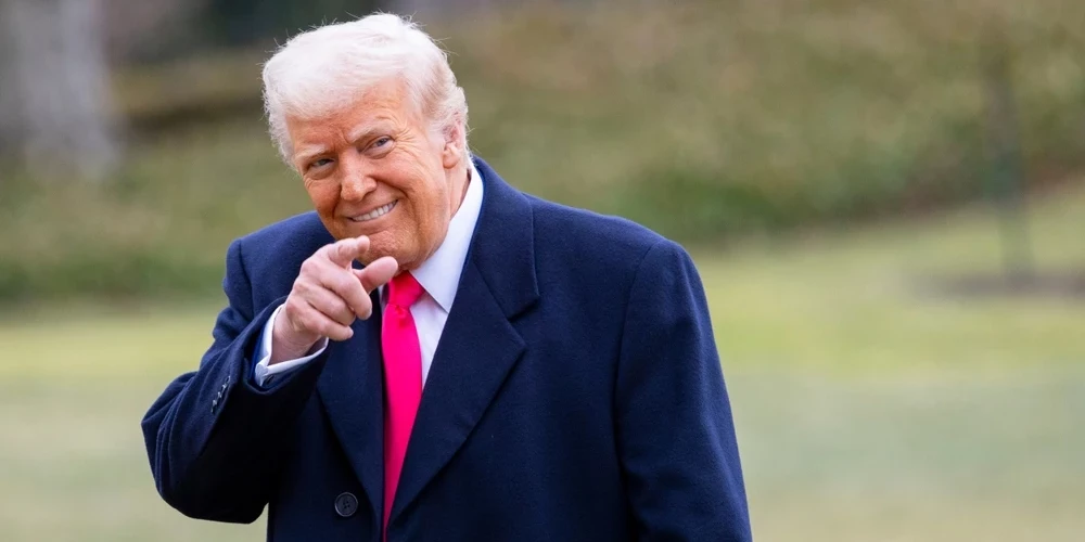 Дональд Трамп политику и бизнес не разделяет.