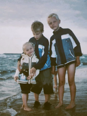 Jānis, Māris un Alise Cepurīši bērnībā.