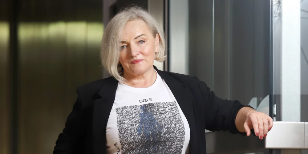“Vārds “pašnāvība” joprojām ir stigma. Mēs nerunājam caur puķēm, mēs saucam lietas īstajos vārdos un esam gandarīti, ka, gadiem ejot, sabiedrība pie tā pierod un kļūst pieņemošāka, jo – runāšana par pašnāvību neizraisa pašnāvību,” saka Irēna Cepurīte.