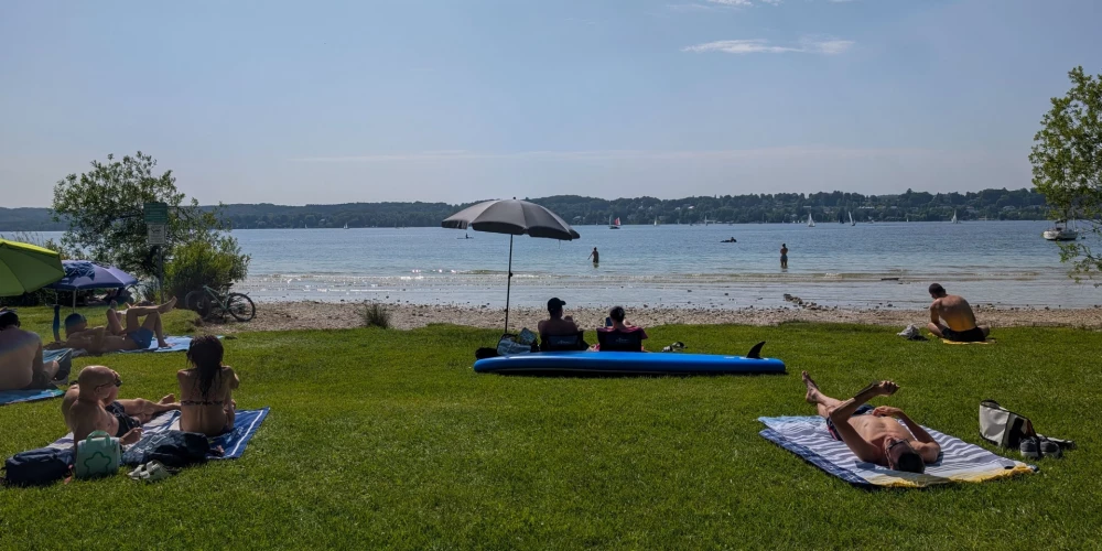 Peldēšanās kailam ir piedzīvojums, kas rada saviļņojumu, pacilātību un juteklisku baudu, kā arī nodrošina pārsteidzošus veselības uzlabojumus.