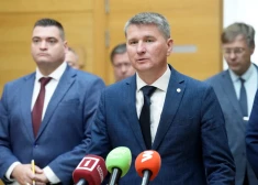 Несмотря на многочисленные возражения рижан, мэр Клейнбергс обзавелся тремя заместителями