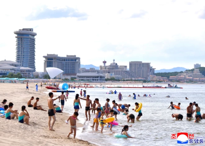 Ziemeļkoreja atklāj plašu pludmales kūrortu
