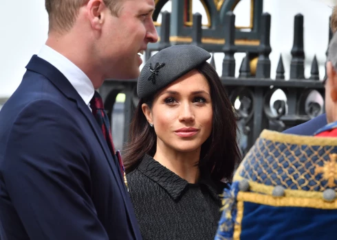 Princis Viljams kļūst arvien neapmierinātāks ar Meganu Mārklu. 