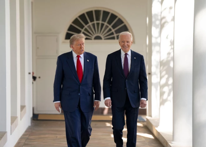 "Tas k**** dēls!” Trampa izteikumi par Baidenu kļūst par interneta sensāciju