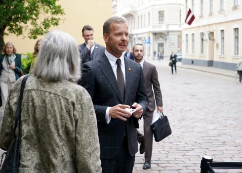 Saeimas prezidijs nolēmis neattaisnot frakcijas "Stabilitātei" deputātu 5. jūnija Saeimas sēdes kavējumu. 