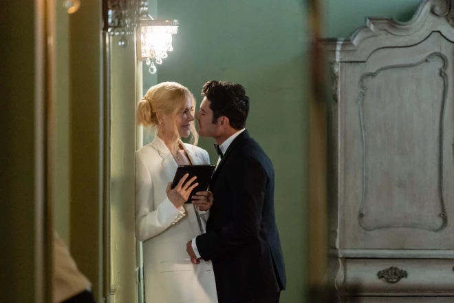 Nikola Kidmena un Zaks Efrons “Netflix” filmā “A Family Affair”. 