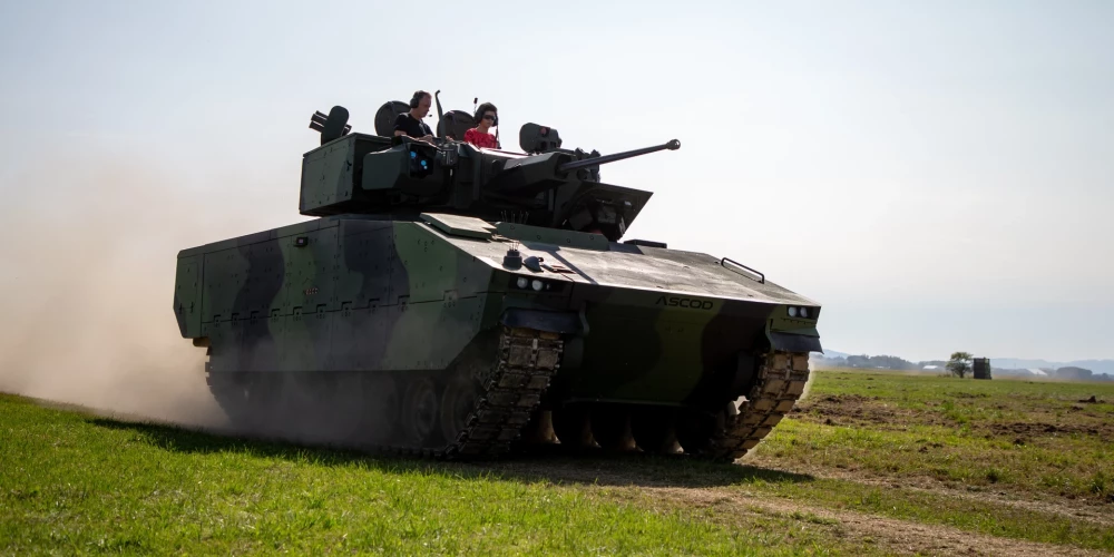 С испанской компанией "GDELS-Santa Bárbara sistemas" подписан договор о приобретении дополнительных 42 боевых машин пехоты ASCOD.