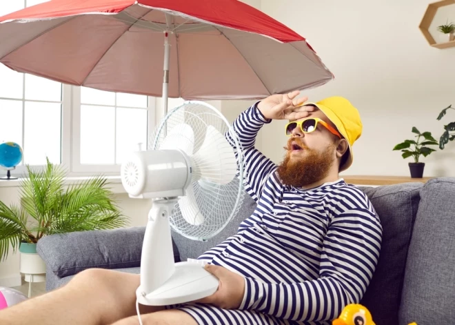 "Прошу президента объявить четверг выходным днем!" Латвийцы шутят про "демоверсию" лета на один день