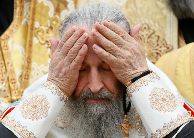 Zelenskis atņem Ukrainas pilsonību Maskavas pārvaldītās Ukrainas pareizticīgās baznīcas metropolītam Onufrijam