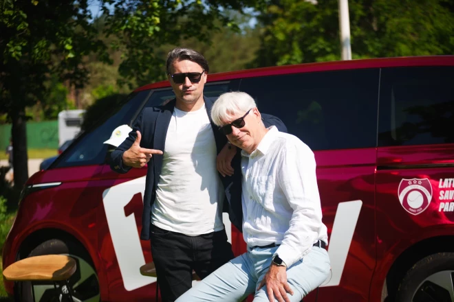 Valdis Valters un aktieris Andris Bulis jau septiņarpus gadu strādā kopā, veidojot sporta raidījumus.