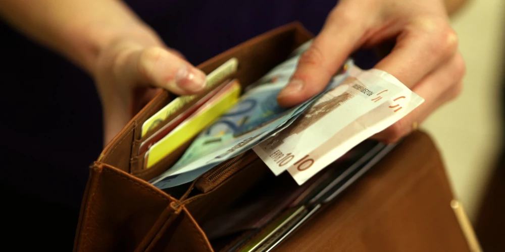 OIK shēmas rezultātā visi Latvijā par elektroenerģiju bija spiesti maksāt cenu, kas bija augstāka par tirgus cenu. 