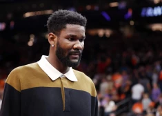 Losandželosas "Lakers" tikuši pie ievērojama papildinājuma centra pozīcijā