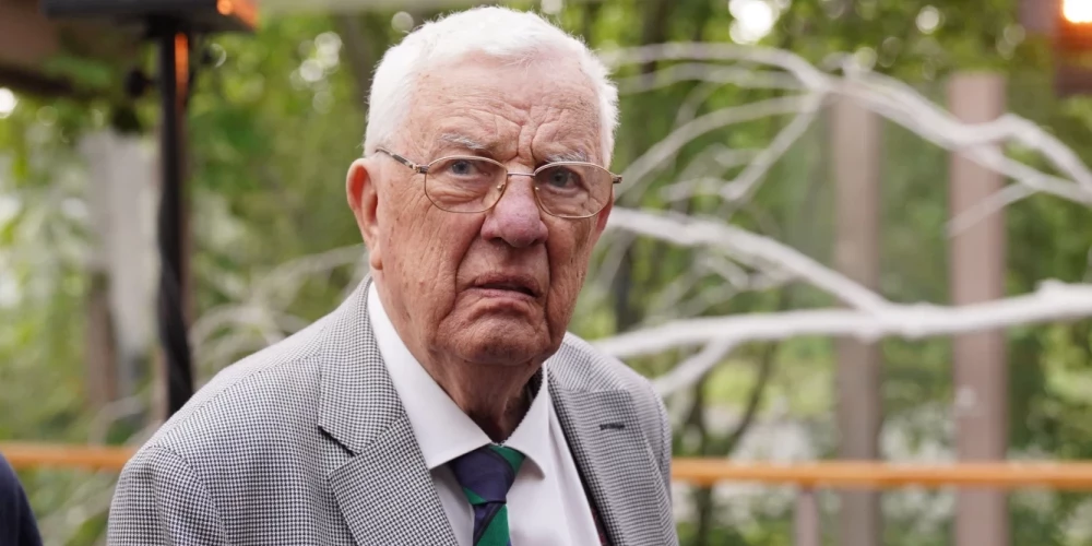 "Просить нельзя слишком часто", - уверен Раймонд Паулс.