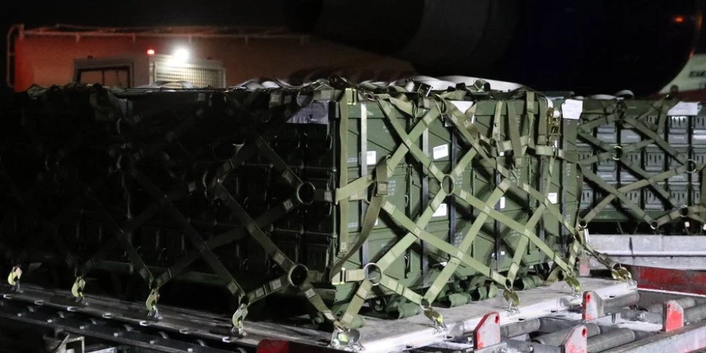 ASV lēmums apturēt dažu ieroču piegādes skāris ne tikai Ukrainu, bet arī citas valstis.