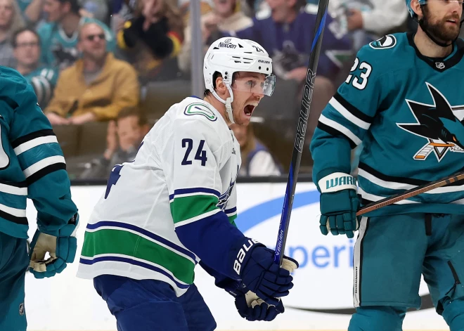 Šilova un Bļugera Vankūveras "Canucks" pamet vadošais centra uzbrucējs