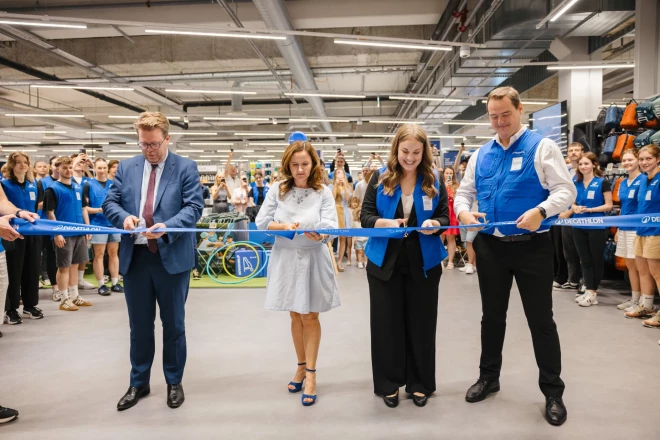 Магазин Decathlon в Spice Home — первый в странах Балтии, оформленный в соответствии с новой визуальной идентичностью компании.