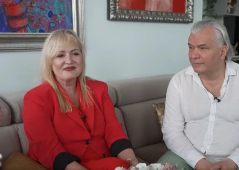 Šovā “Slavenības. Bez filtra” Katrīne Vasiļevska viesojas pie Lolitas un viņas vīra Aleksandra, lai uzzinātu vairāk par viņu iepazīšanās stāstu, kāzām un abu kopdzīvi.