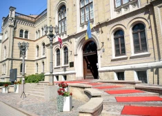 IZM aicina ļaut Valsts aizsardzības dienesta brīvprātīgajiem jauniešiem kārtot iestājpārbaudījumus ātrāk