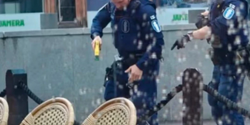 Vietējie mediji ziņo, ka uzbrucējs bija kāds 20 gadus vecs Somijas pilsonis.