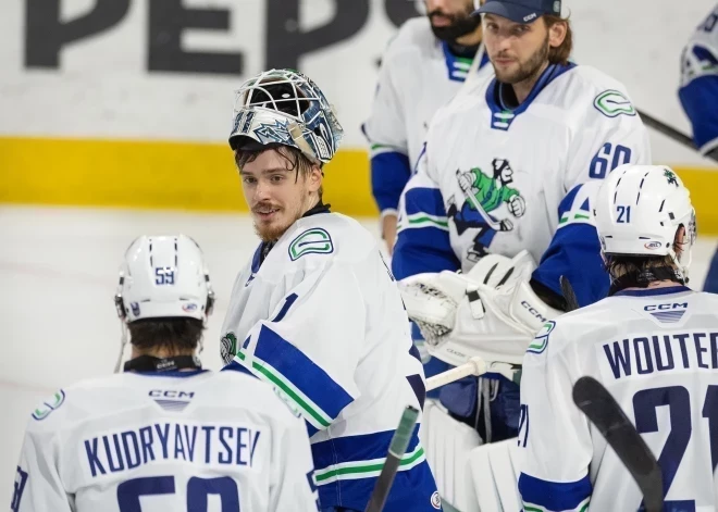 Vankūveras “Canucks” vadība paziņo, ka nerēķinās ar Artūru Šilovu