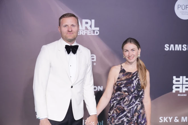 "Es esmu praktiskāka un pragmatiskāka," saka Ieva. "Renārs ir mierīgāks un azartiskāks, viņam patīk, ka ir tā sāncensība, es no tās vairāk izvairos."