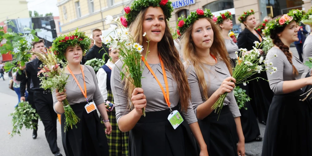 Policija aicina iedzīvotājus būt īpaši piesardzīgiem, iegādājoties svētku biļetes no privātpersonām.