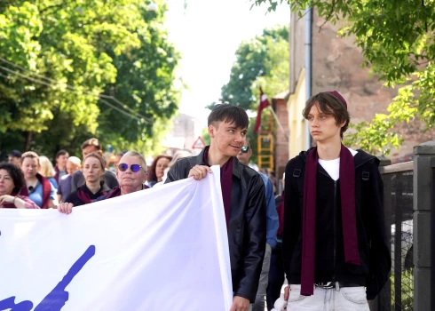 Genocīdā cietušo ebreju piemiņas dienas gājiens "Dzīvo gājiens".