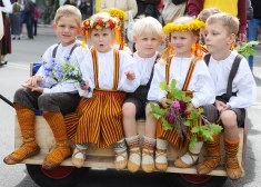 Svarīgi zināt: kā nosvinēt Skolēnu dziesmu svētkus droši 