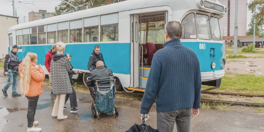 Ar veco tramvaju nesen varēja izbraukt pilsētas svētkos.