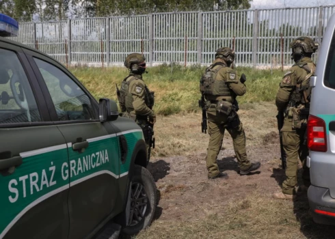 Polija robežpārbaužu atbalstam norīkos 5000 karavīru.