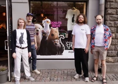FOTO: Rīgas centrā atvērts "Straumes" filmai veltīts pop-up veikals – ielūkojies!