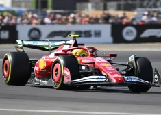 Hamiltons un Noriss ātrākie Lielbritānijas "Grand Prix" pirmajos treniņos